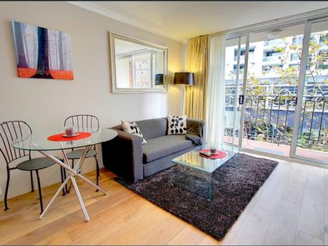 PRIME LOCATION IN POTTS POINT FURNISHED ONE BEDROOM WITH BALCONY