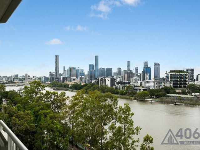 Prime Location Inner City with Spectacular 180 degree River Views