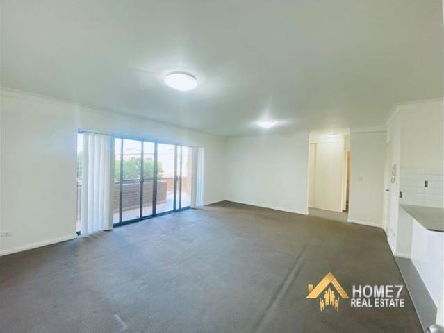 PRIME LOCATION JUST OPPOSITE OF SHOPPING CENTER AND TOONGABBIE STATION