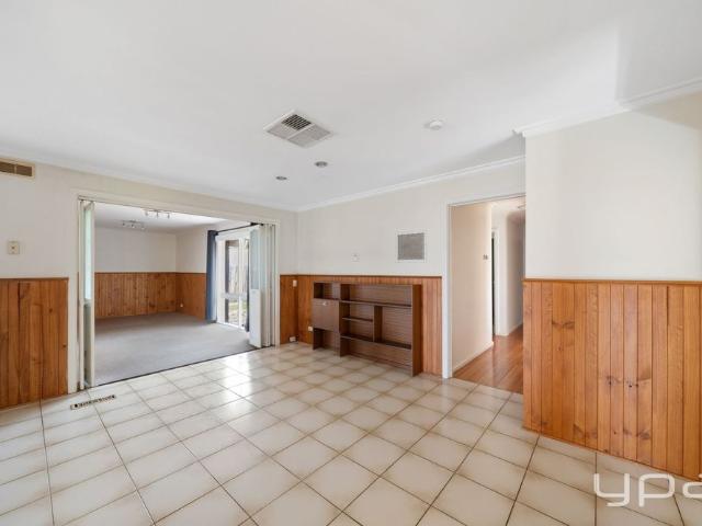 Prime Location Living in the Heart of Hoppers Crossing!