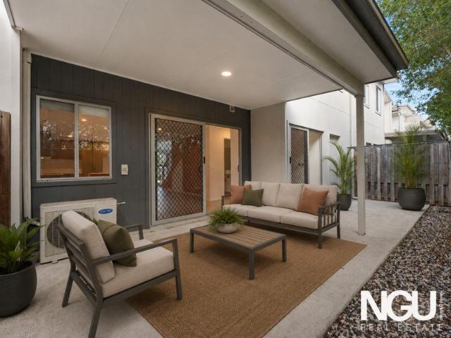 PRIME LOCATION Luxurious Size & Convenient Lifestyle