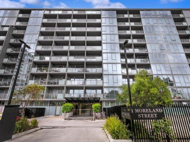 Prime Location Luxury apartment in Footscray CBD