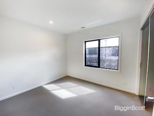 Prime Location, Modern Living: Low maintenance Home with Style