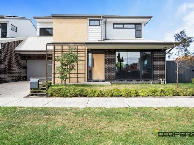 Prime Location & Modern Style in Altona!