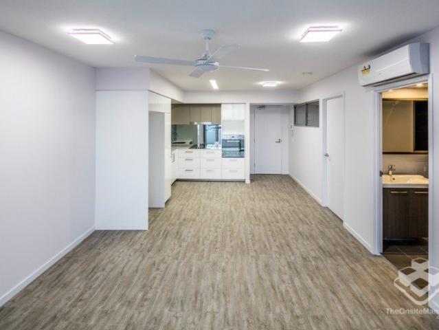 Prime Location & Modern Style: Walk to PA Hospital & Uni Links