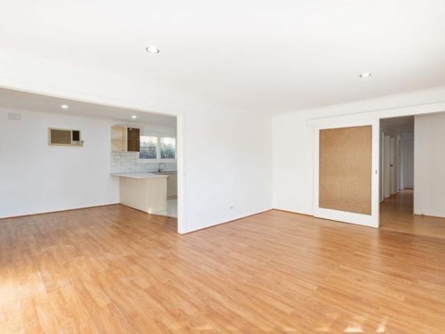 Prime Location Near Shops, Schools & Transport!
