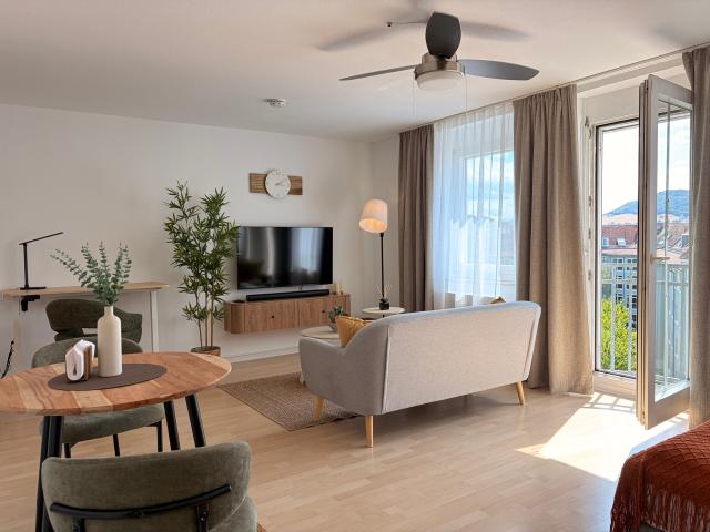 Prime Location Old Town & Central Station | Newly furnished · Black Forest View · Home Office
