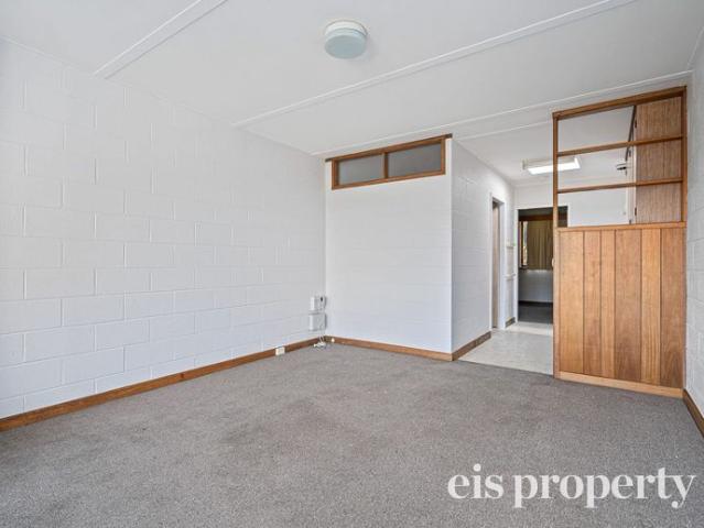 Prime Location One Bedroom Unit In South Hobart