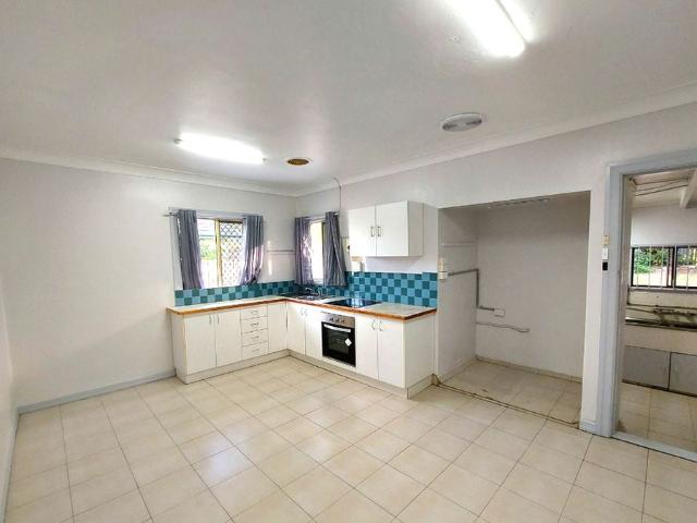 Prime Location Opposite Woolworths Richlands – Water Included
