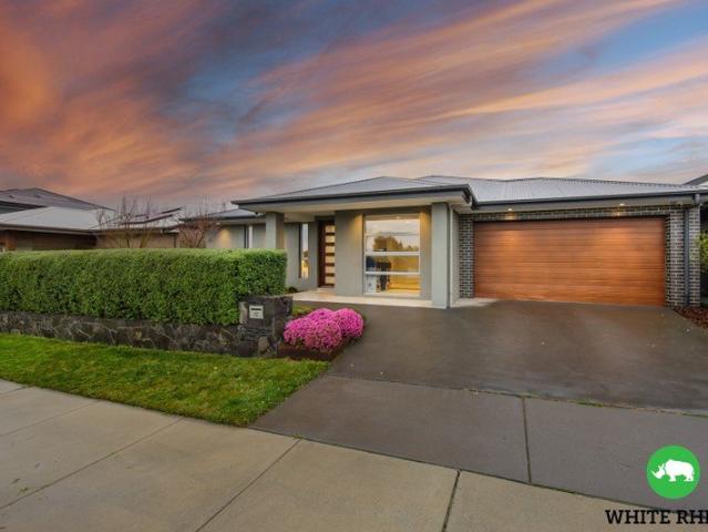 Prime Location, Prime Family Home!