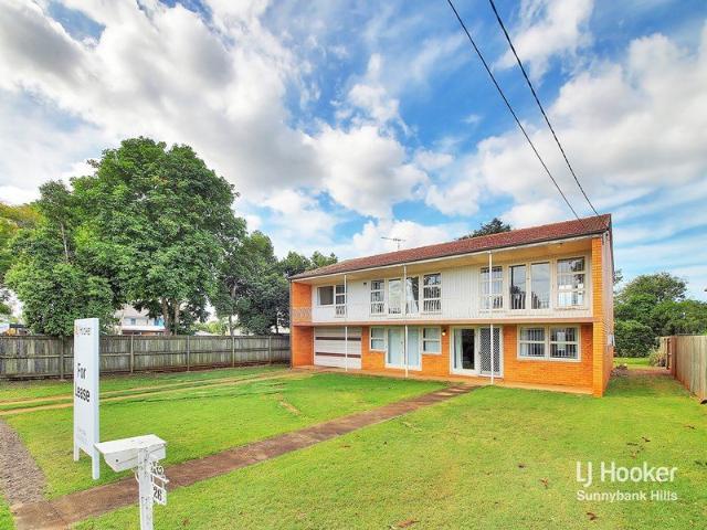 Prime Location Rental: 3 Bedroom Charm with Backyard Retreat!