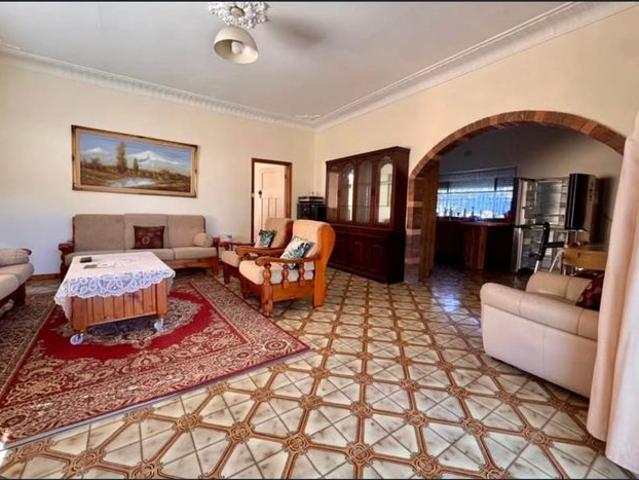 Prime Location, Ready to Move in