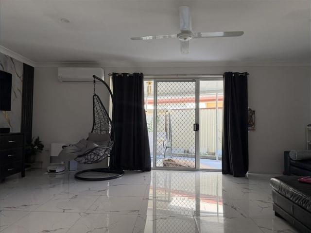PRIME LOCATION, SINGLE LEVEL TOWNHOUSE AT SUN VILLAGE
