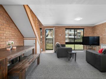 Jindabyne, Snowy River, Victoria - Equipped kitchen
