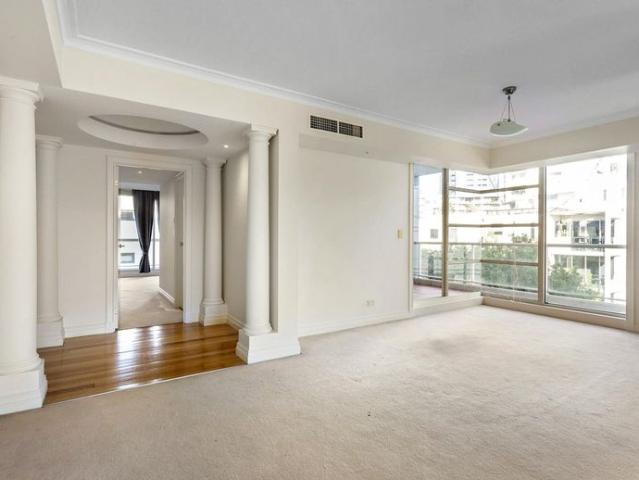 Prime Location, Spacious 3 Bedroom Apartment