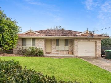Prime Location Spacious 3 Bedroom Family Home