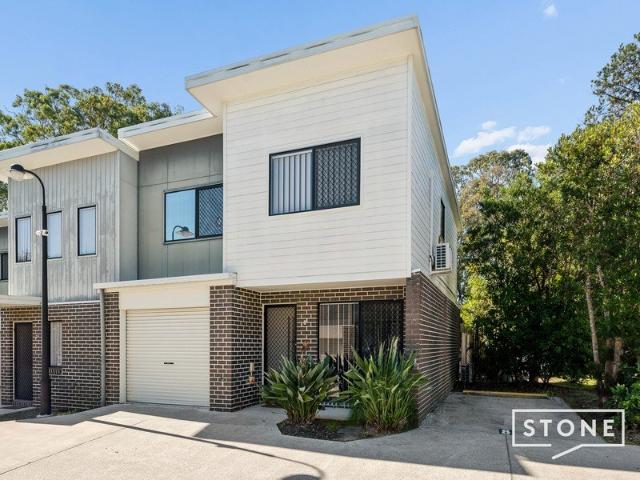 Prime Location, Spacious 3 Bedroom Townhouse