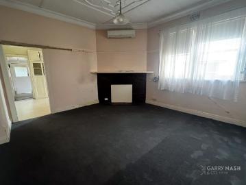 PRIME LOCATION SPACIOUS HOME