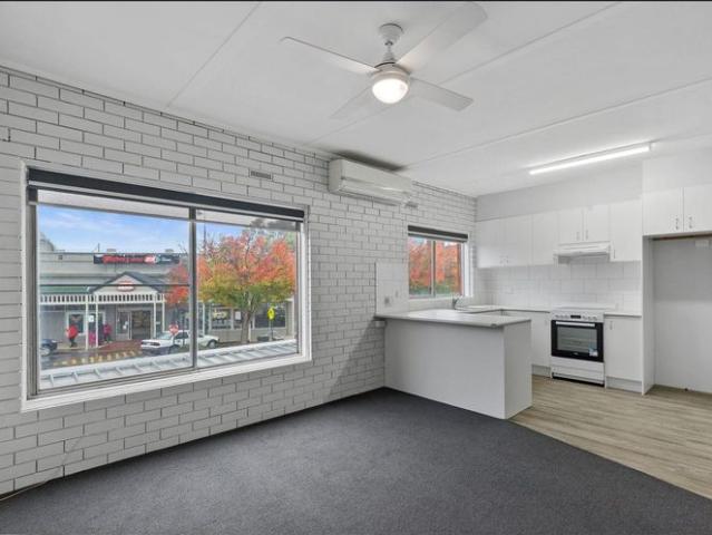 Prime Main Street Location – Comfortable 2 Bedroom Unit