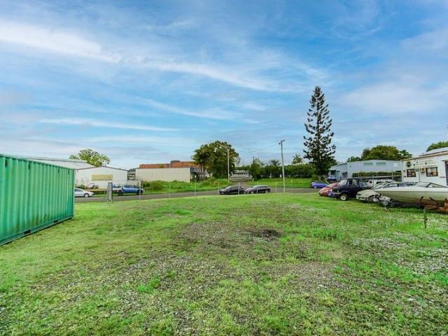 PRIME NAMBOUR LAND 1535m2. $650k