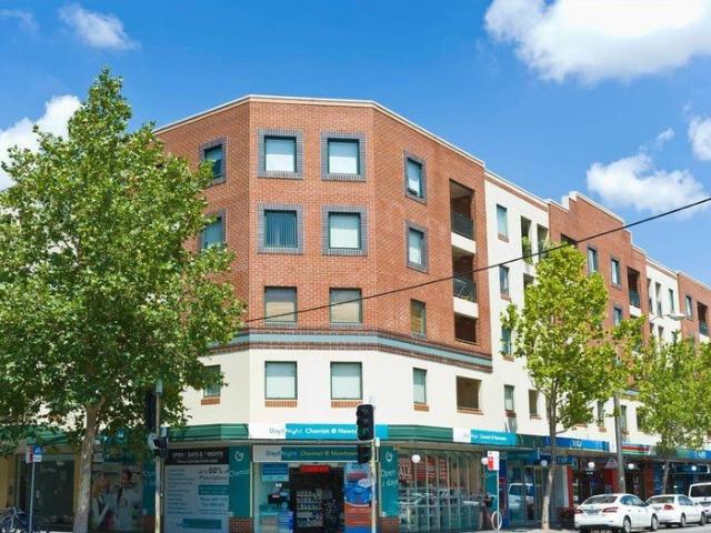 Prime Newtown Apartment with Secure Car Space