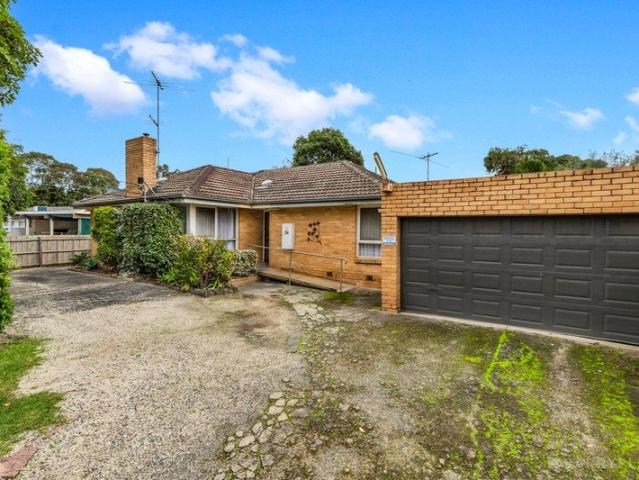 PRIME NOBLE PARK OPPORTUNITY WITH ENDLESS POTENTIAL