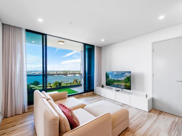 Prime North/East Corner With Expansive Views!