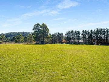 Prime One Acre Parcel in Prestigious Bundanoon Setting