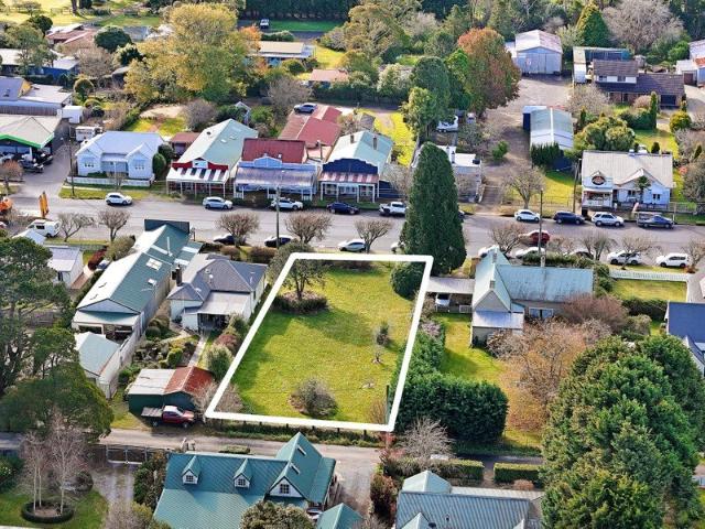 Prime Opportunity in the Heart of Robertson Endless Potential on 35 Hoddle Street