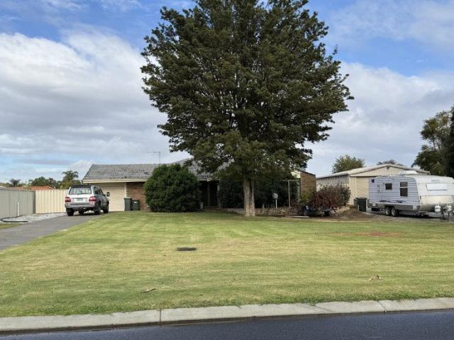 PRIME OPPORTUNITY RENOVATE AND SUBDIVIDE OR DEMOLISH AND BUILD 1,528SQM LAND WITH R20 30 ZONING