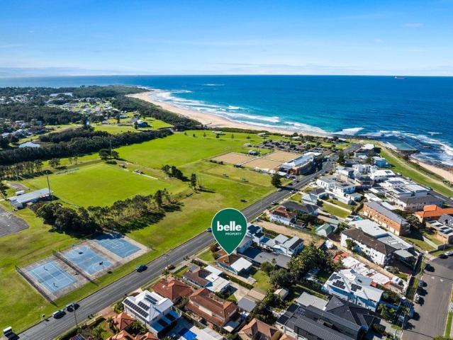 Prime parkside lifestyle just 350m to beach