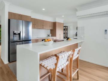 Prime Parkwood Family Haven with Pool Janine 0419534436
