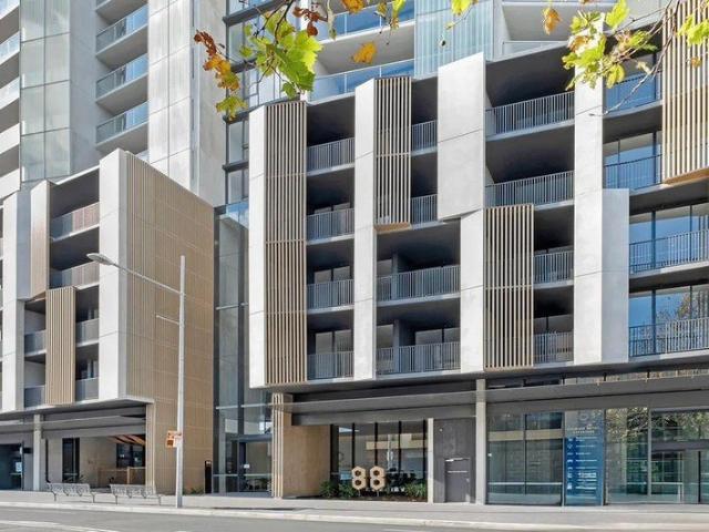 Prime Parramatta Investment Modern 3 Bed Dual Key Property Offering High Rental Yield and Up to $1,400 per Week
