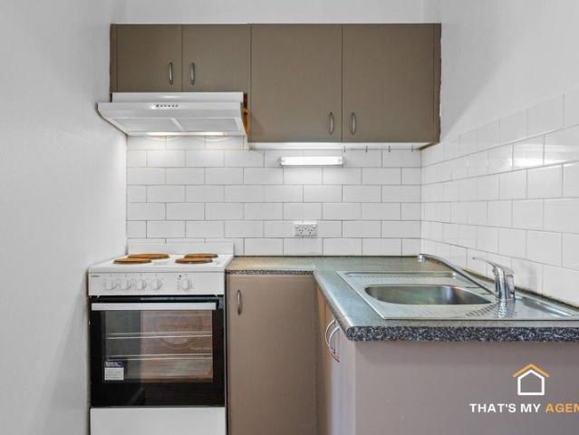 Prime Penrith Location Neat & Tidy Apartment