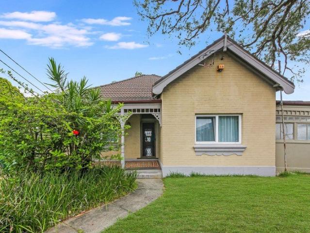 Prime Penshurst Opportunity Corner Position Full Brick Home with Development Potential