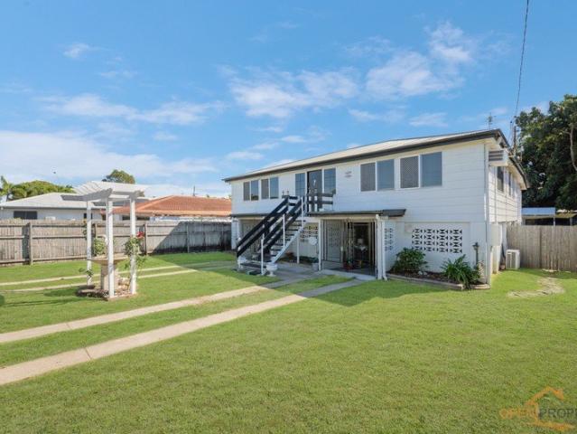 PRIME POSITION WITH ENDLESS POTENTIAL ON A 1,012m² ALLOTMENT
