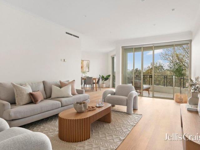 Prime position with sweeping parkland views