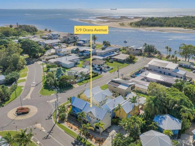 PRIME POSITION… BOUTIQUE COMPLEX… IDYLLIC COASTAL LOCATION