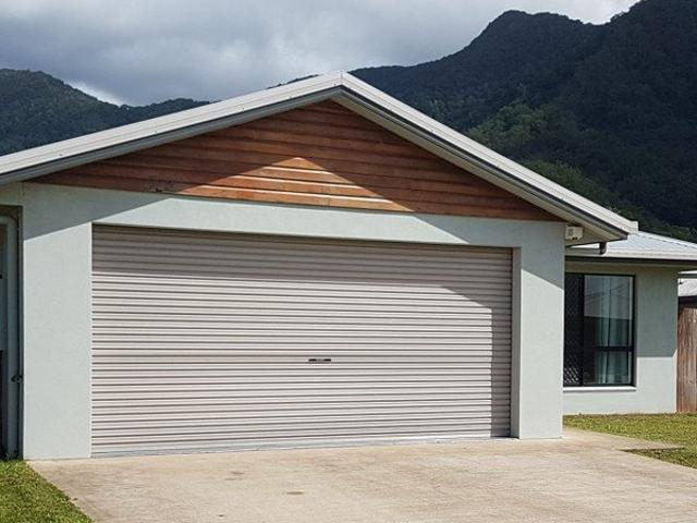 PRIME POSITION BLOCK HOME VERSATILE LARGE BLOCK WITH 4 BEDDER!