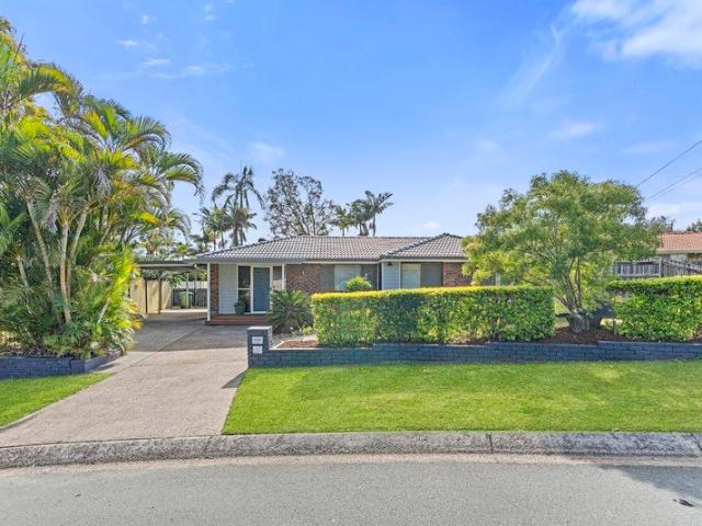 Prime Position | Entertainers Dream | Family Living on 700m2 Block Available NOW!