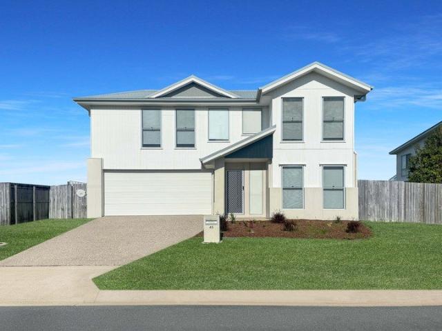 PRIME POSITION IN OORALEA WITH VIEWS OF THE RACECOURSE