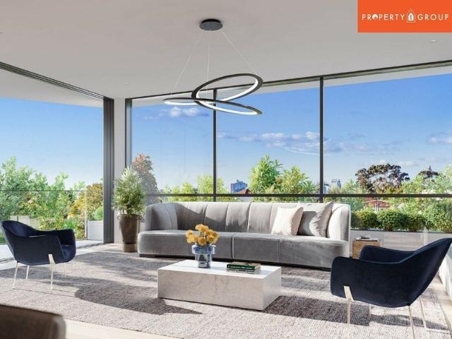 Prime Position Living with Convenience next to all Amenities !