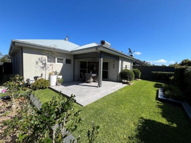 PRIME POSITION, PRIVATE GARDEN, NORTH OUTLOOK