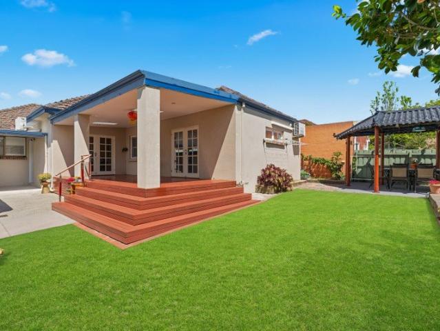 Prime Position, Steps to Village Shops and the Balwyn High School Zone