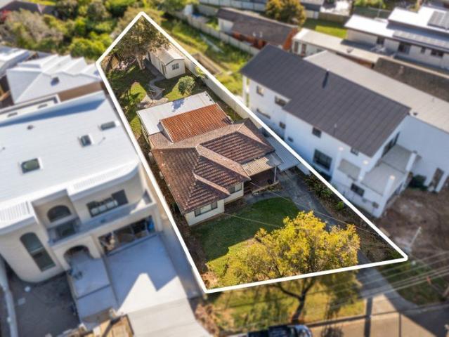 Prime Potential Duplex Site on 670.26sqm with 18.89m Frontage STCA