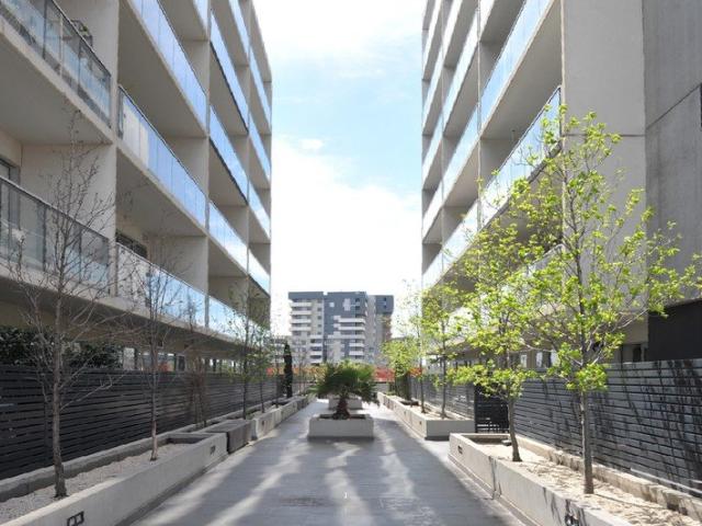 Prime Preston/Thornbury Border Location Access is via Dundas Street, meet at the stairs
