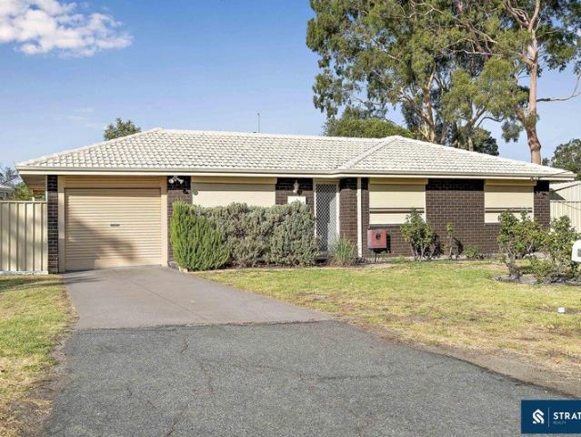 Prime R40 Opportunity on 730sqm Subdivision Potential with Comfortable Family Living