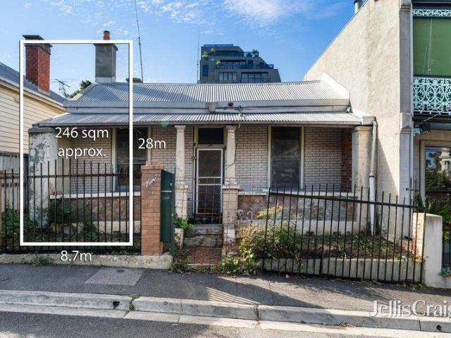 Prime Richmond Hill opportunity with dual street access