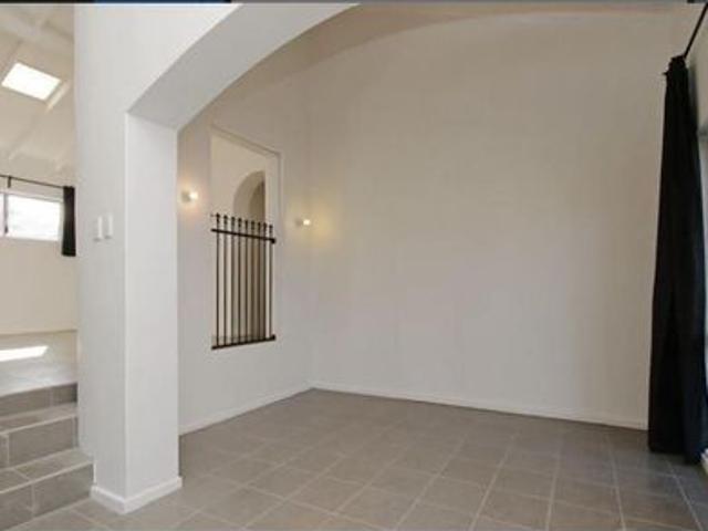 Prime Rossmoyne High School Zone – Street Front Home with 2 Bedrooms & 2 Bathrooms