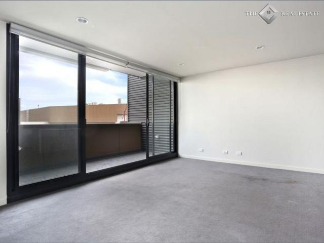 PRIME SPRINGVALE CENTRAL LIVING – SHOPPING & TRANSPORT AT YOUR DOOR